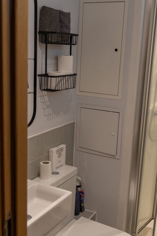 Flat Courland Grove in Greater London