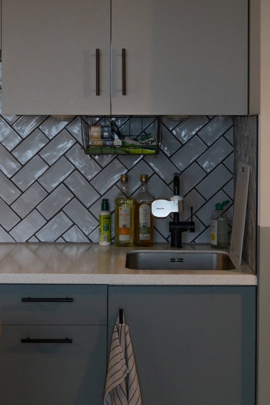 Flat Courland Grove in Greater London