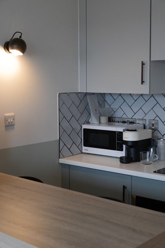 Flat Courland Grove in Greater London