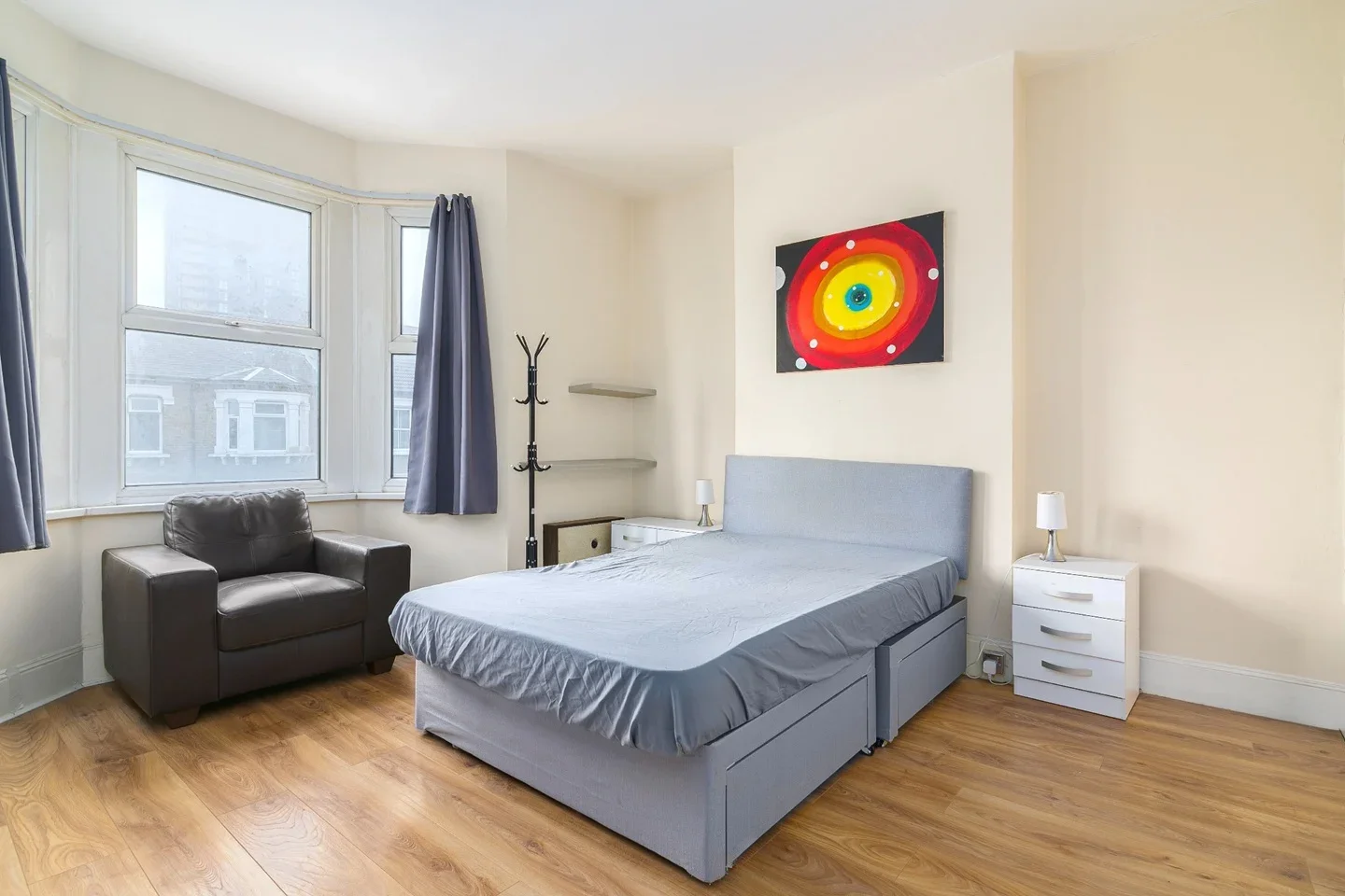 Room Montague Road in Greater London