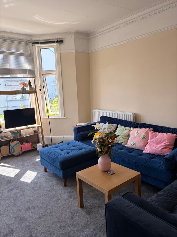 Room Brenda Road in Greater London