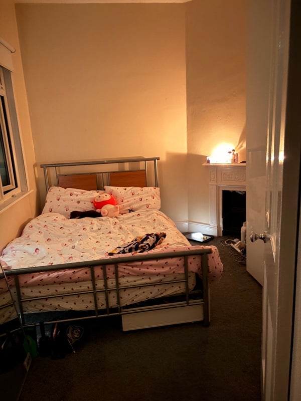 Room Brenda Road in Greater London