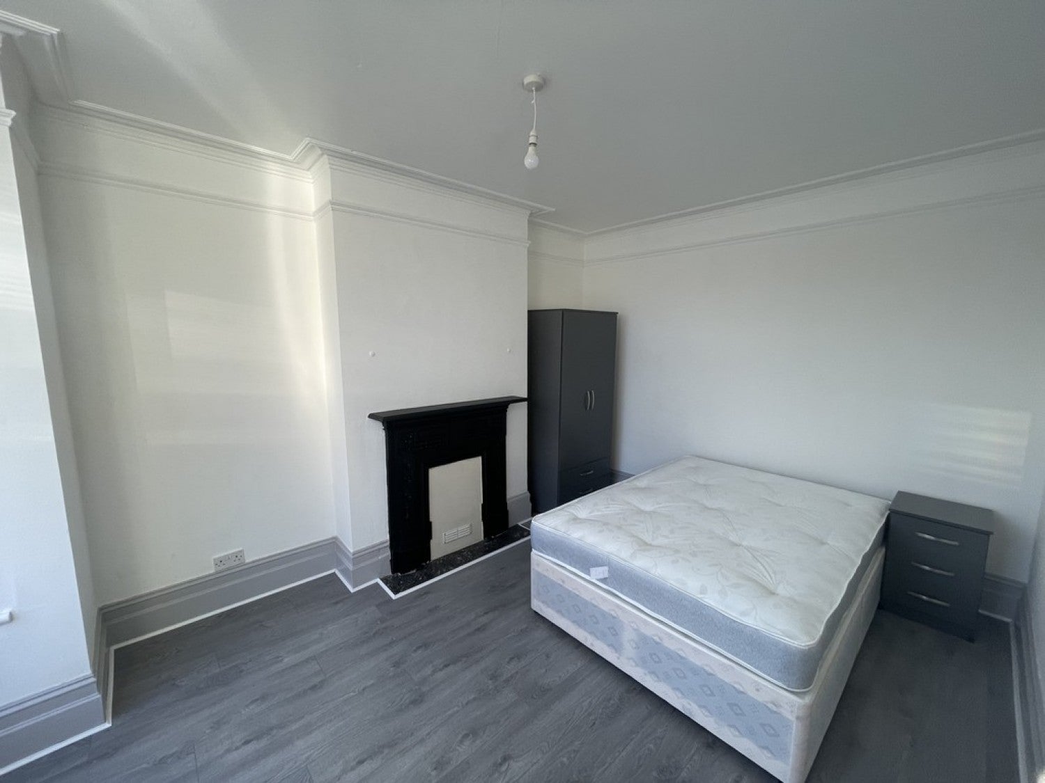 Room Parham Road in Canterbury