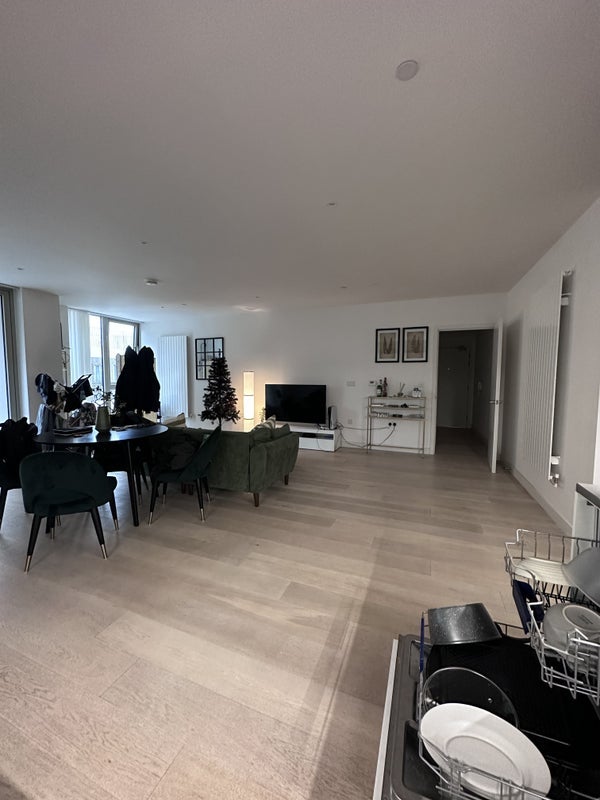 Room Schooner Road in Greater London