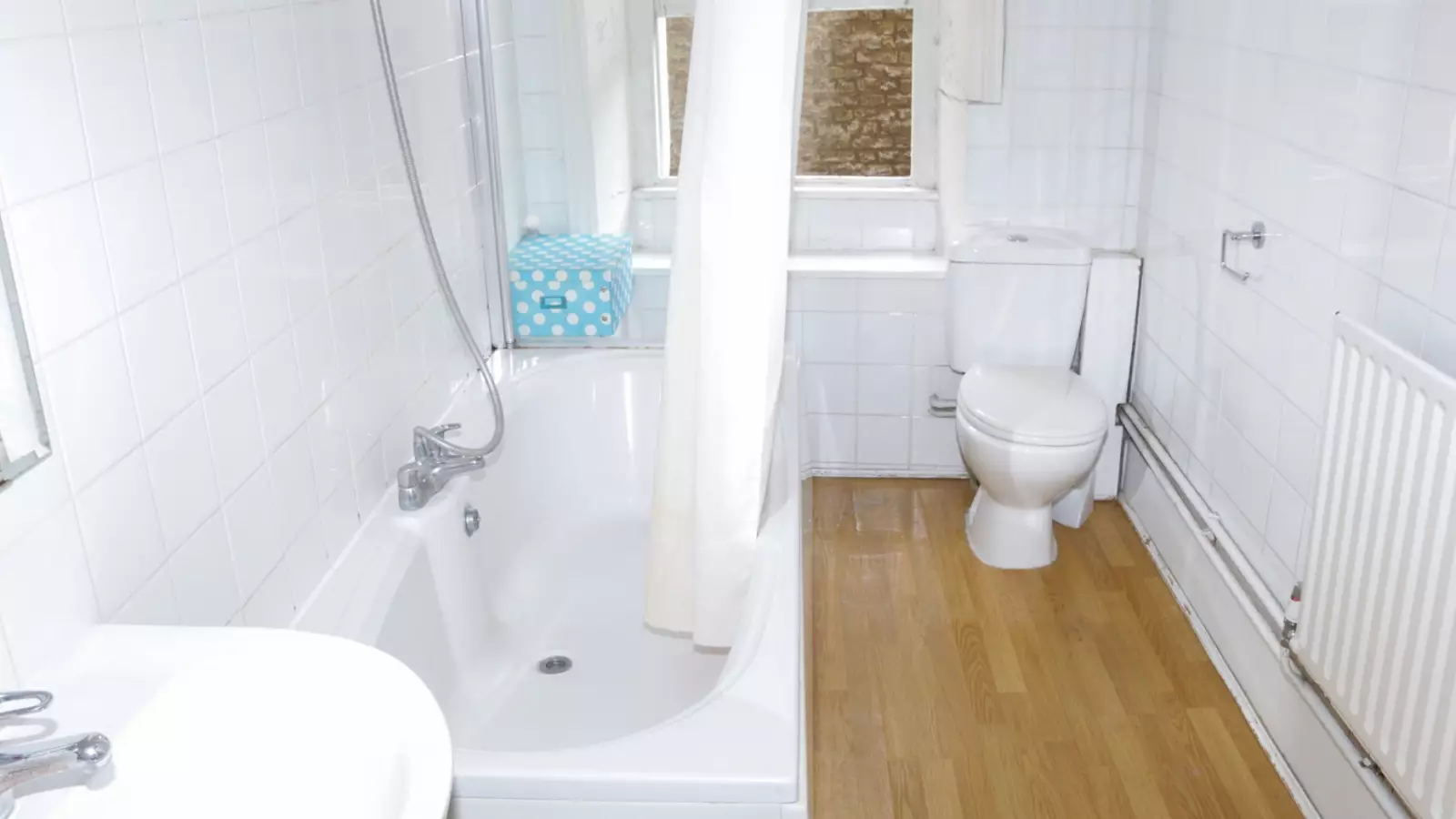 Room Lucerne Mews in Greater London