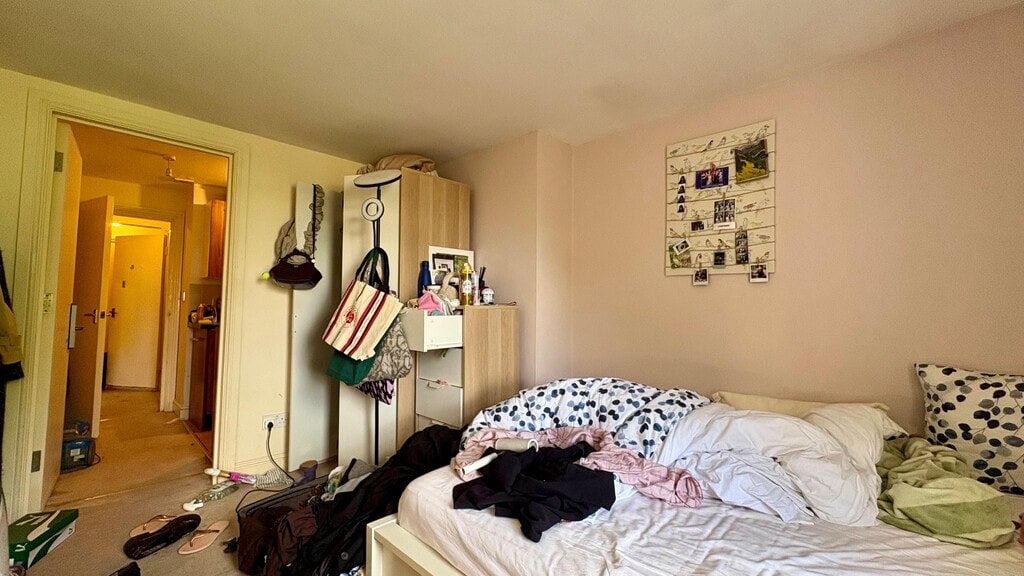 Flat Philbeach Gardens in Greater London