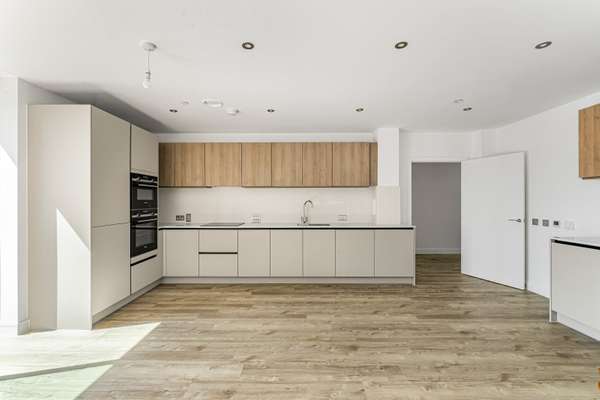 Flat Monier Road in Greater London