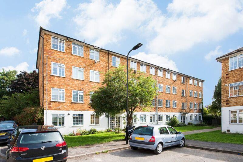 Flat Barbican Road in London