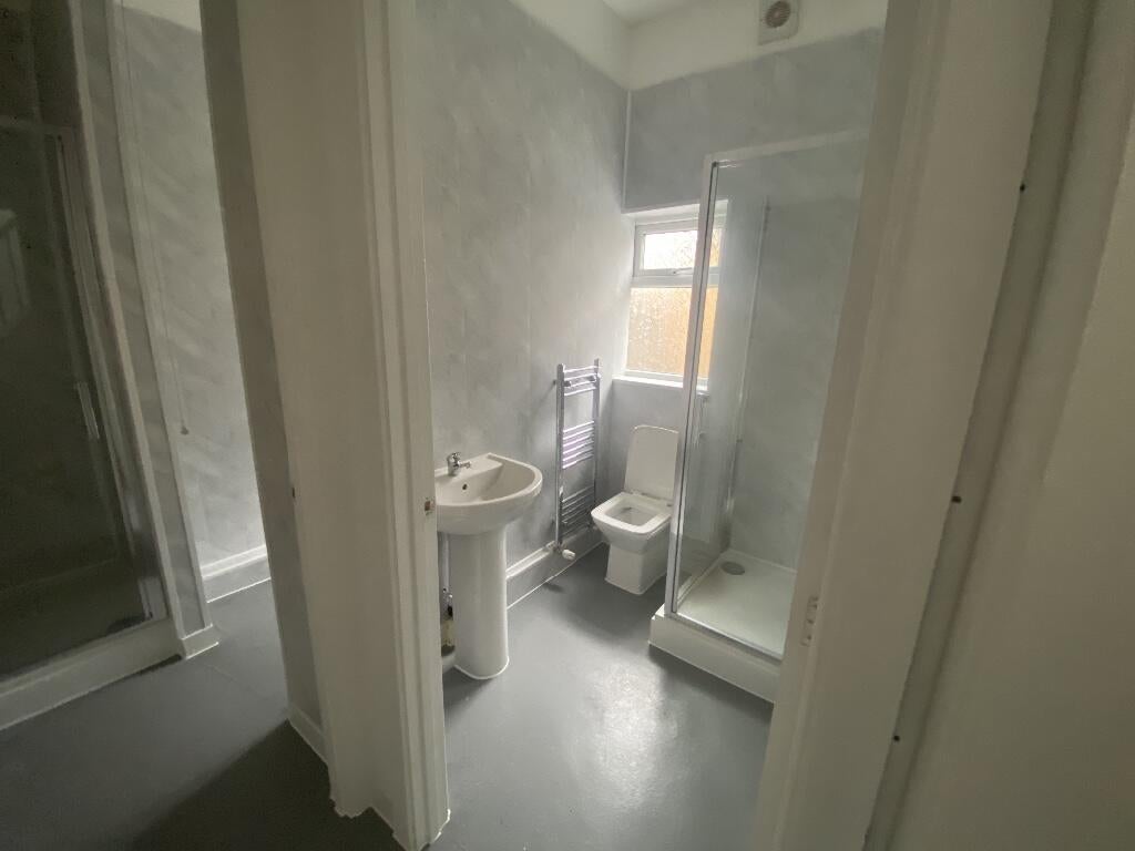 Room Lacey Street in Widnes