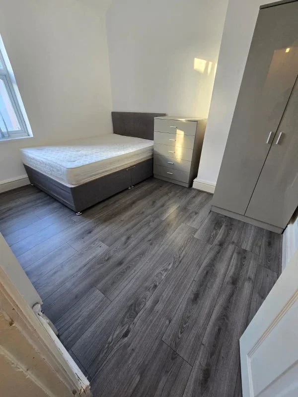 Room Daimler Street in Manchester