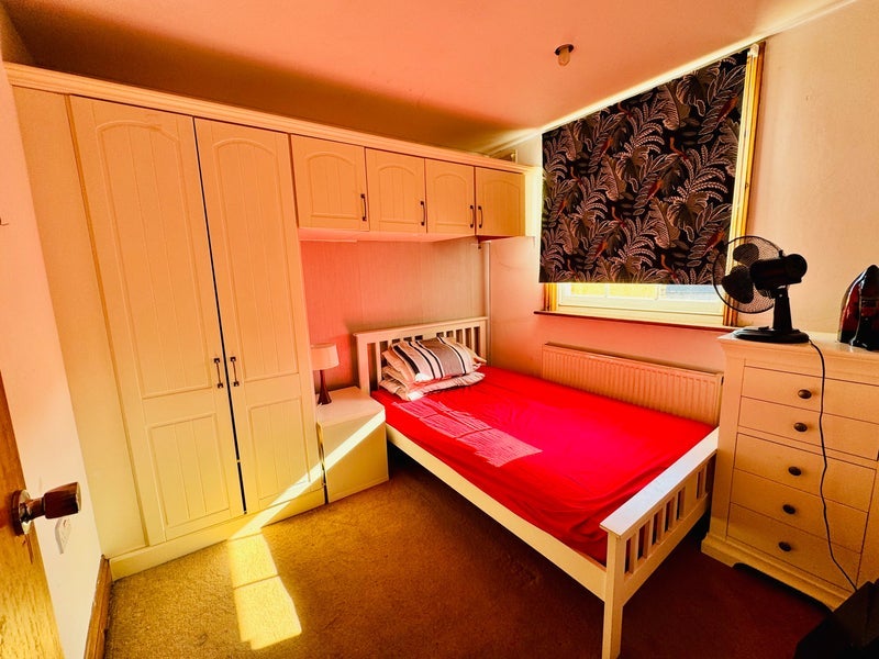 Room Crown Mews in Greater London