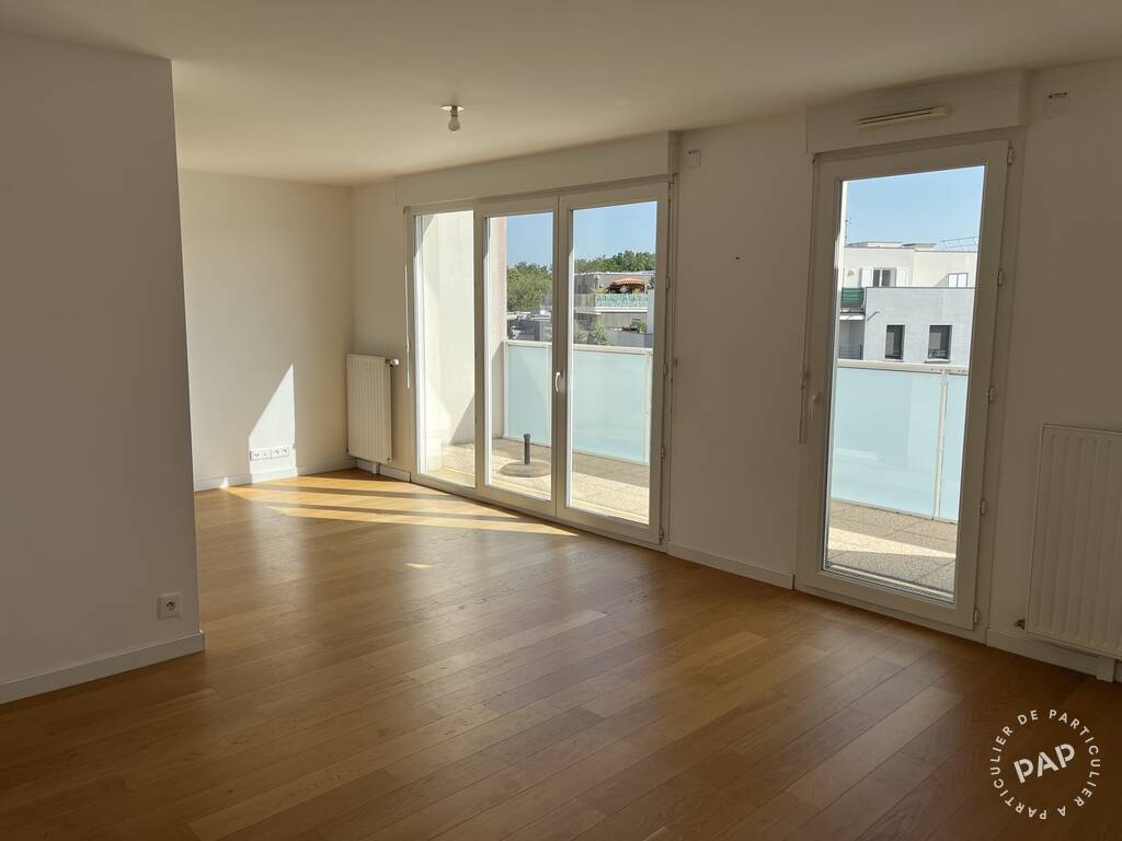 Flat Rond-Point du Centre-Essonne in Brétigny-sur-Orge