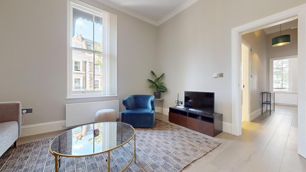 Flat Collingham Road in Greater London