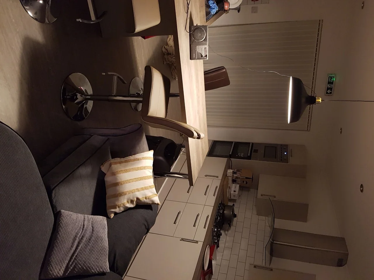 Room Haryngton Avenue in Warrington