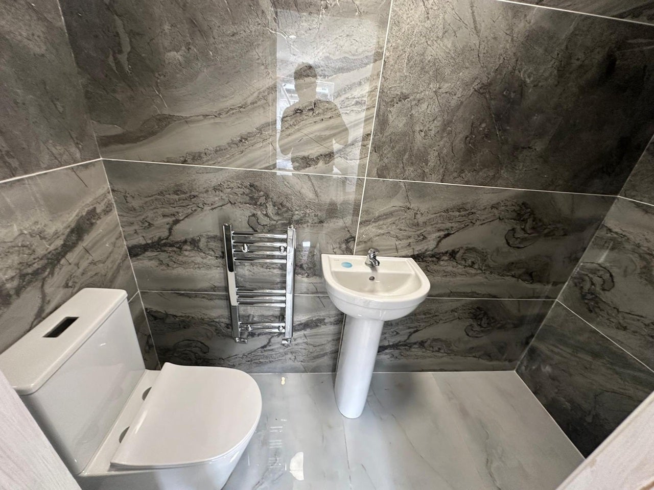 Room Baron Gardens in Greater London