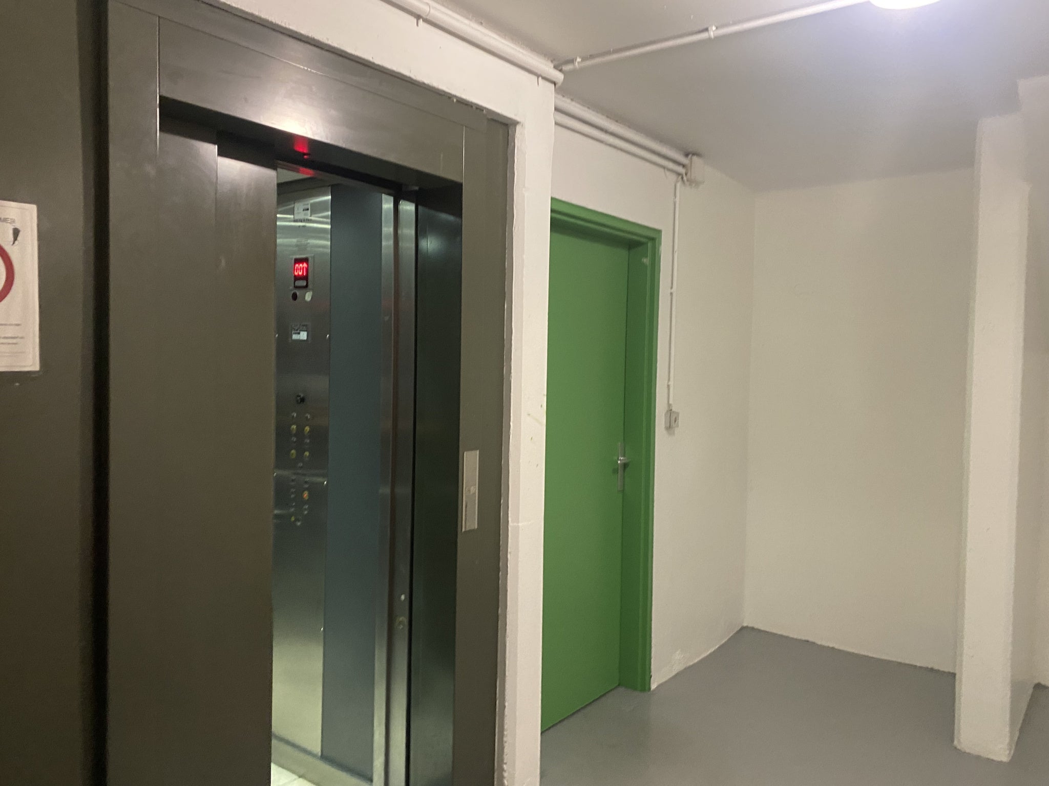 Flat Rue de Lancry in Paris