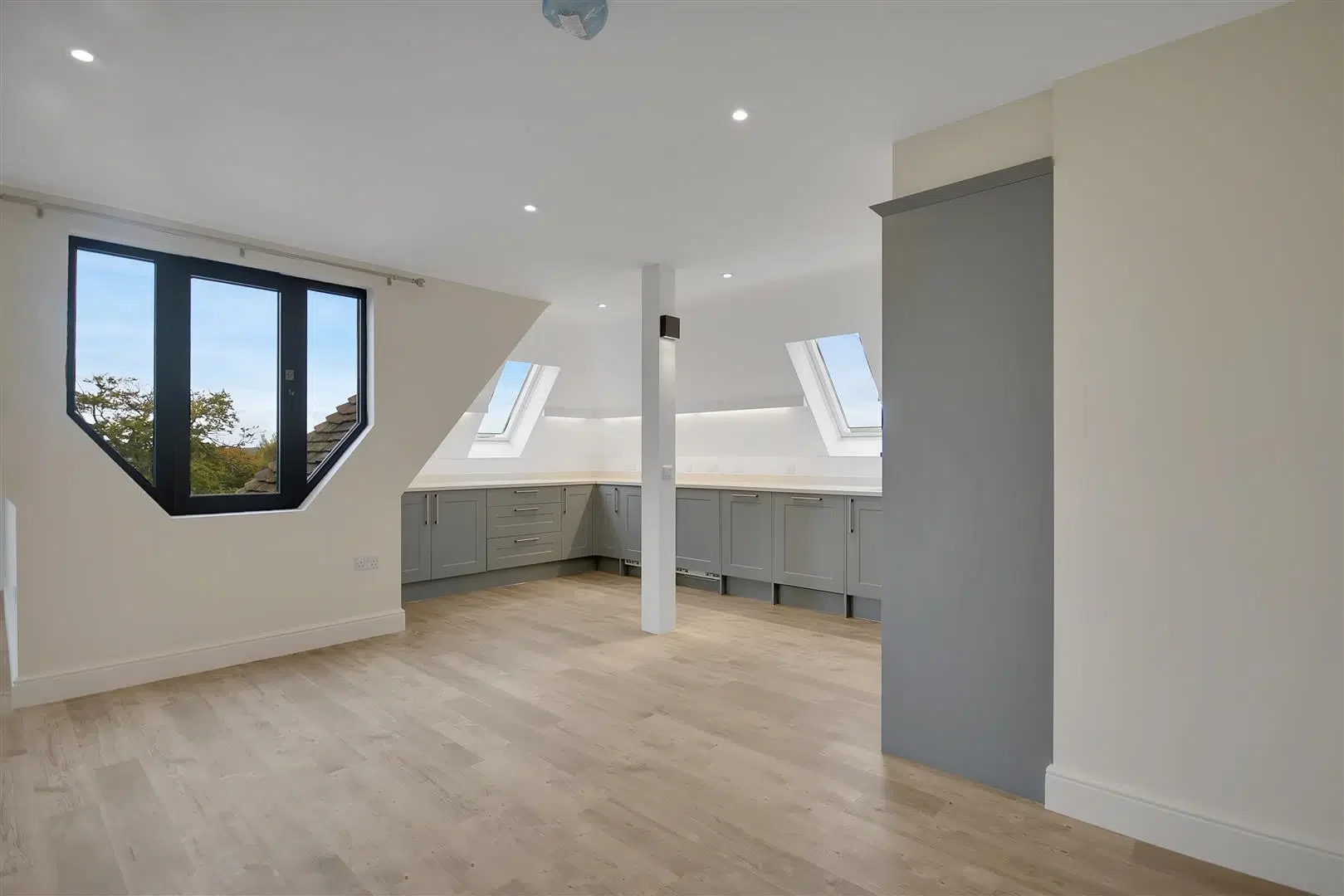 Flat Coombe Lane in Tenterden