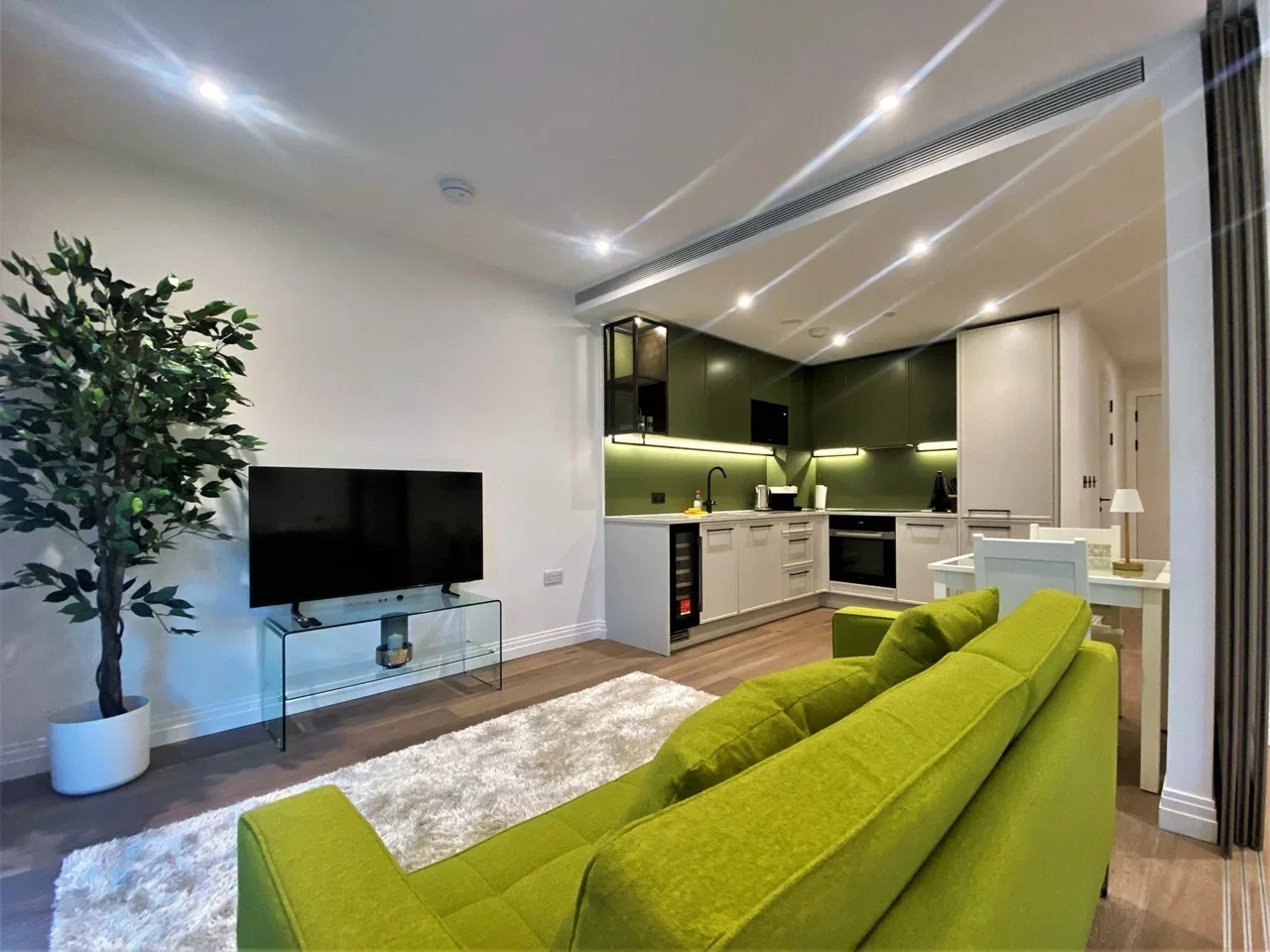 Flat Thurstan Street in Greater London