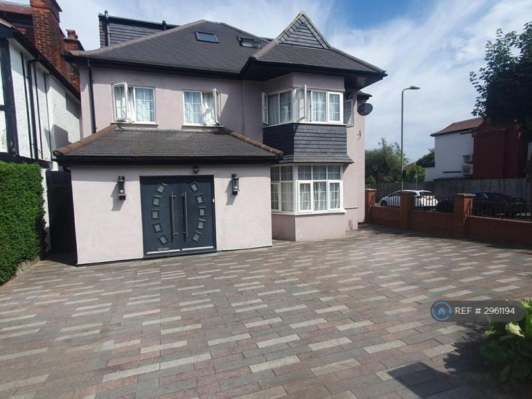 House Graham Road in Greater London