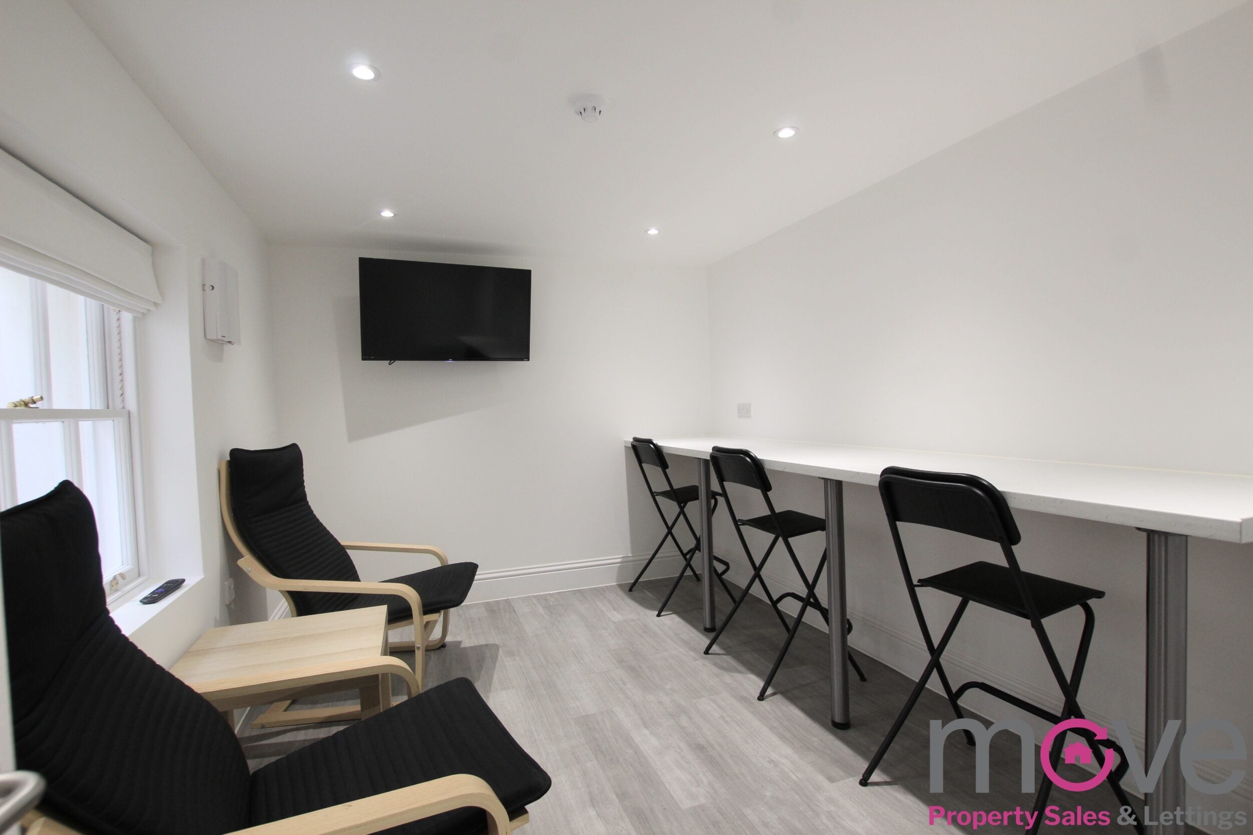 Room Hewlett Road in Cheltenham