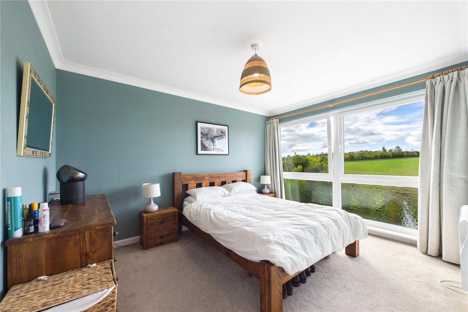 Flat Hartslock Court in Pangbourne