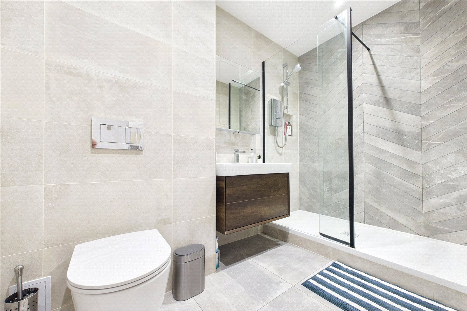 Flat Hartslock Court in Pangbourne