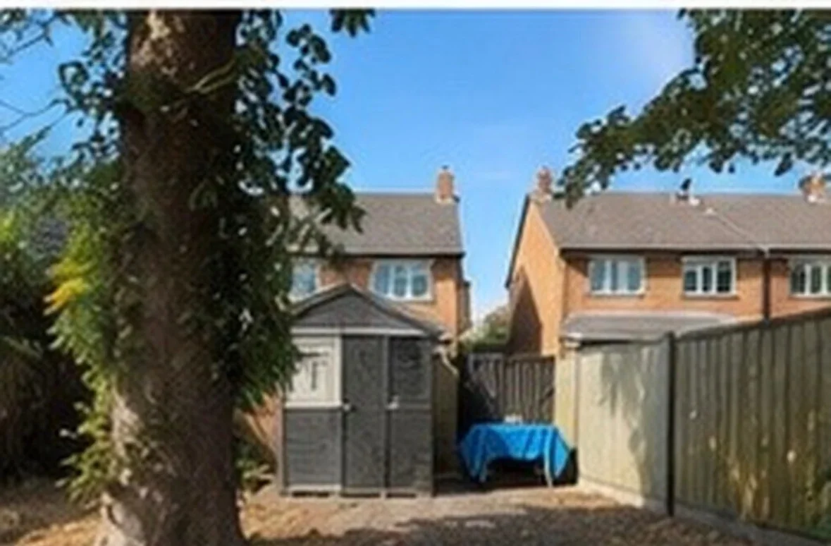 House Tall Trees in Slough