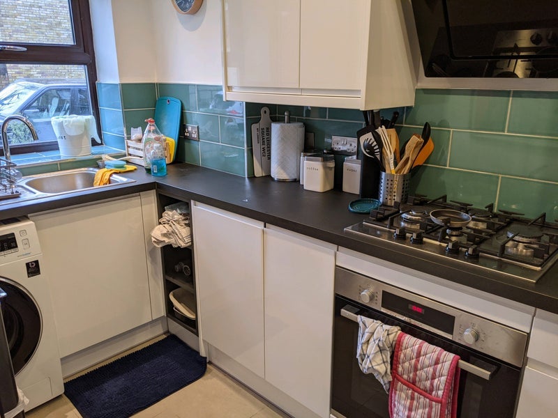 Room Underwood Road in Greater London