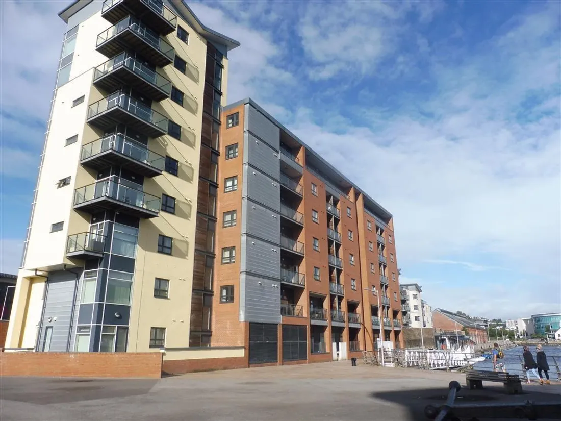 Flat King's Road in Swansea