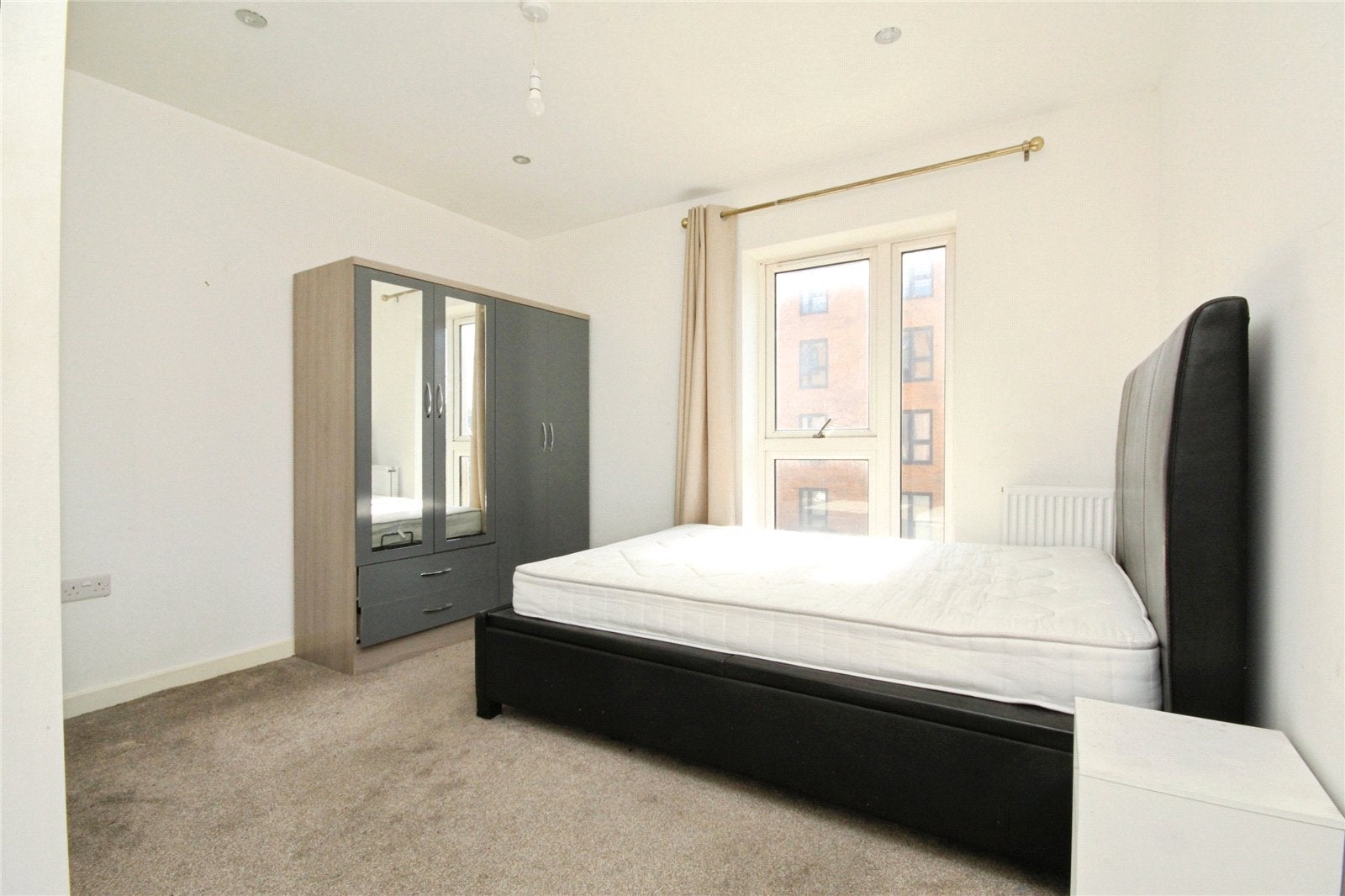 Flat Lance Street in Greater London