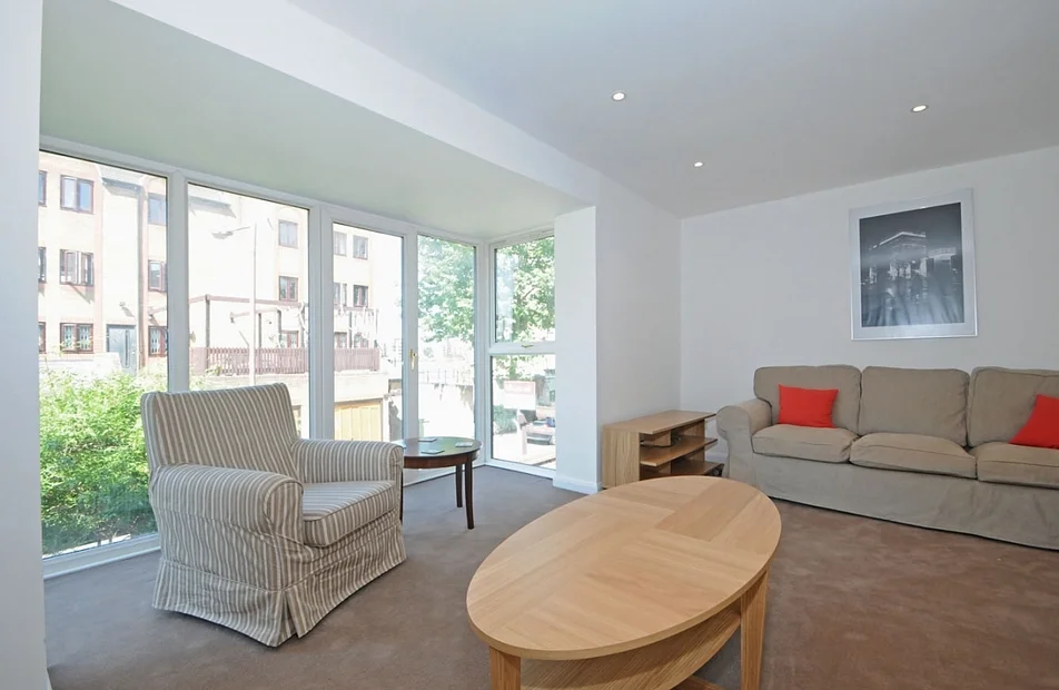 House Kinburn Street in Greater London