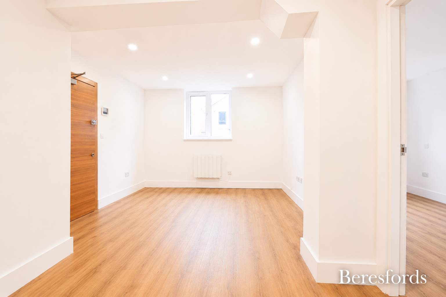 Flat Haslers Lane in Uttlesford