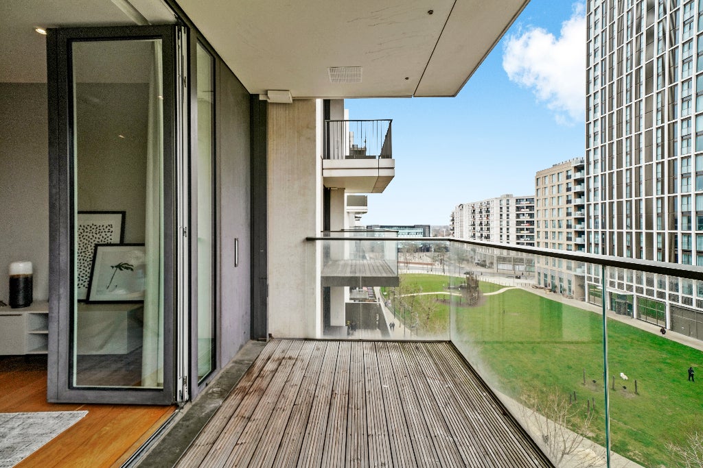 Flat Celebration Avenue in Greater London