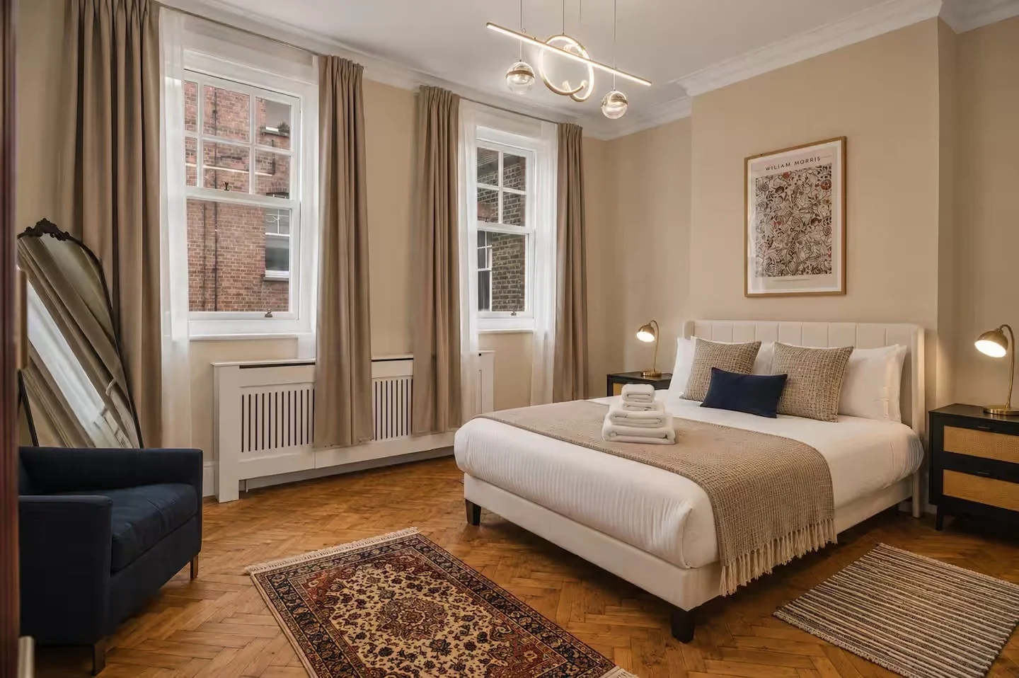 Flat Oakwood Court in Greater London