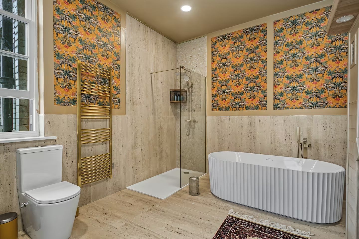 Flat Oakwood Court in Greater London