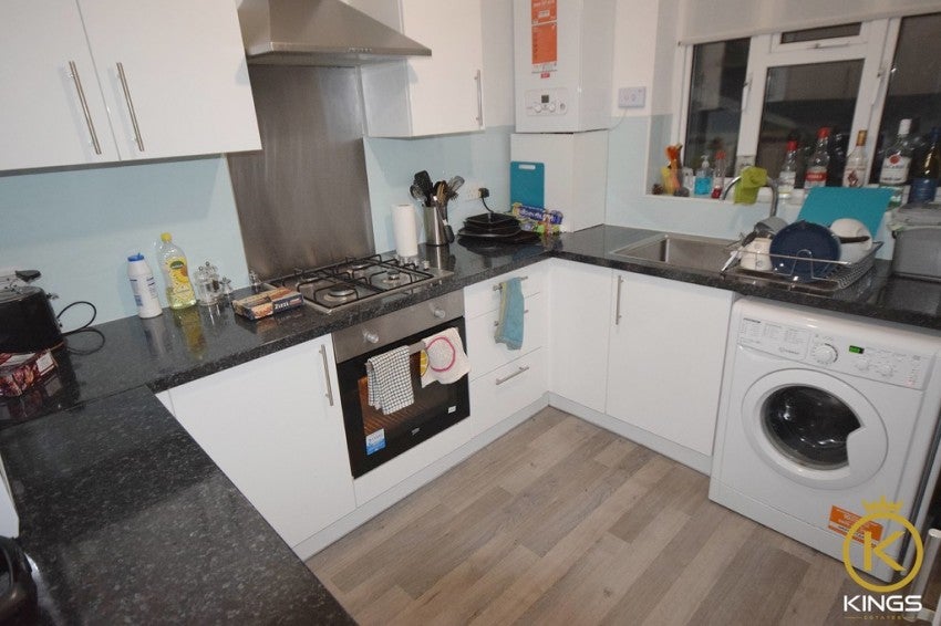 Flat Ash Grove in Guildford