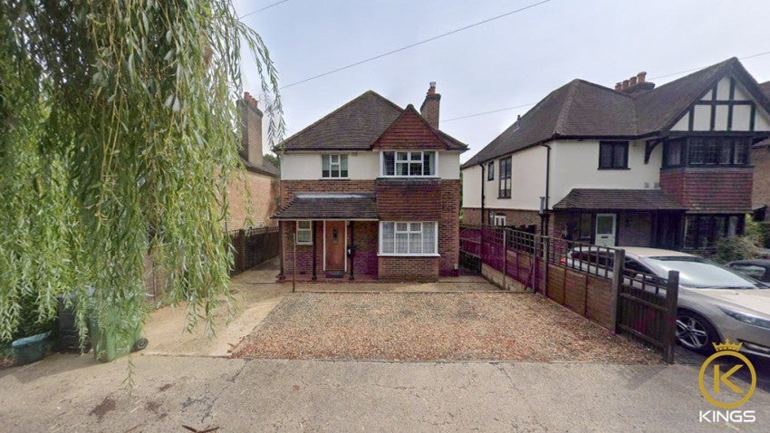 Flat Ash Grove in Guildford