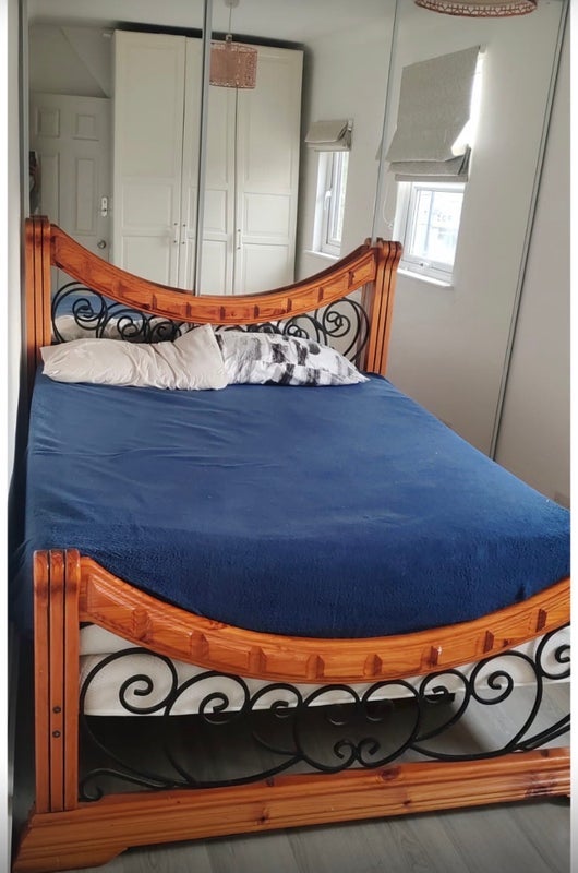 Room Canvey Road in Basildon