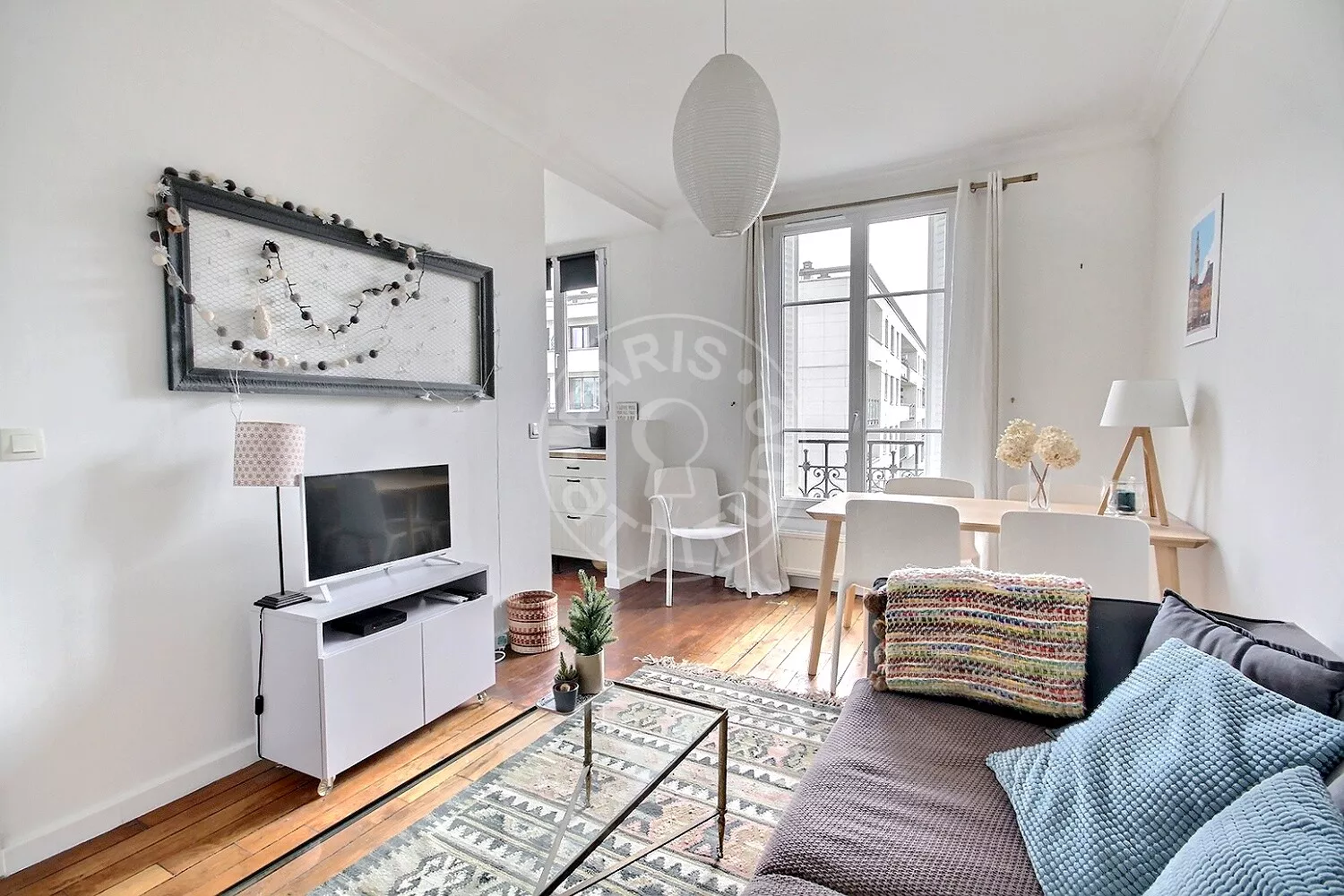 Flat Rue Rivay in Levallois-Perret