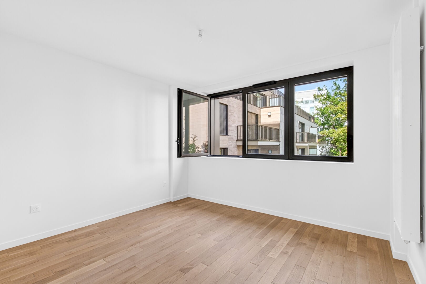 Flat Rue de Lesseps in Neuilly-sur-Seine