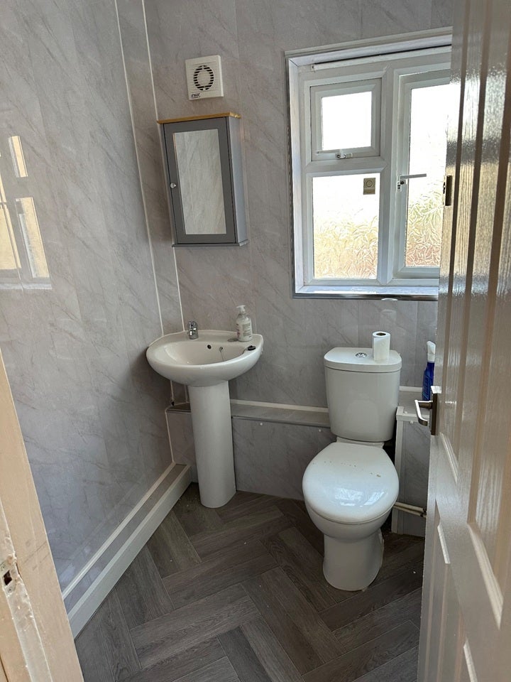 Room Edensor Square in Derby