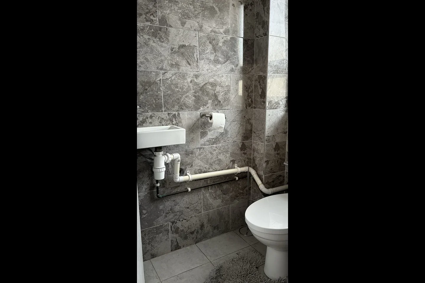 Room Drew Road in Greater London