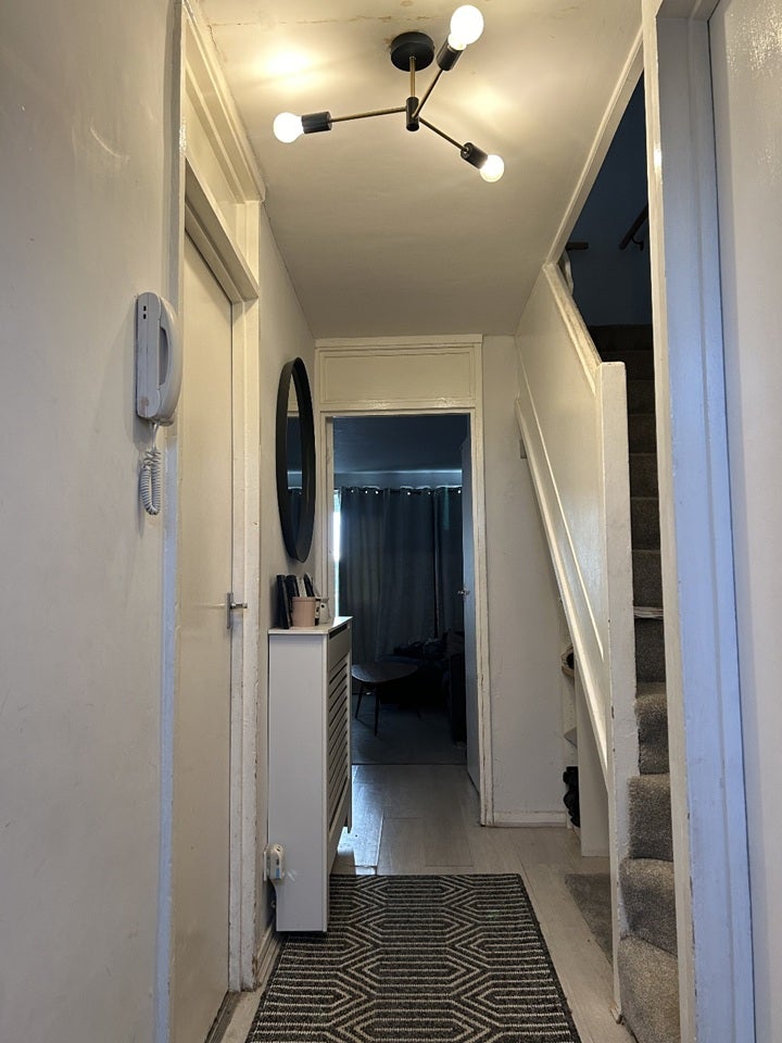 Room Drew Road in Greater London