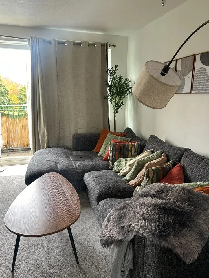 Room Drew Road in Greater London