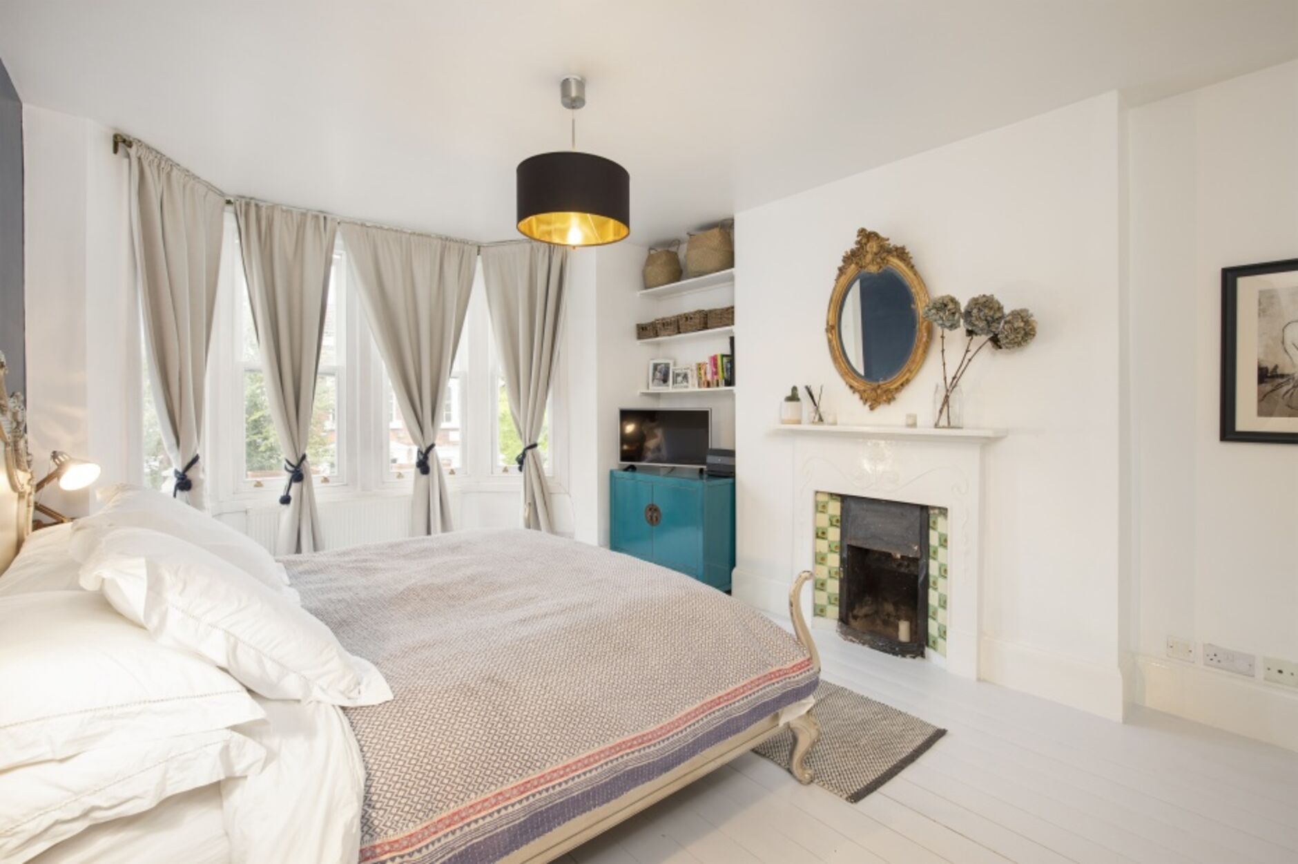 Flat First Avenue in Greater London