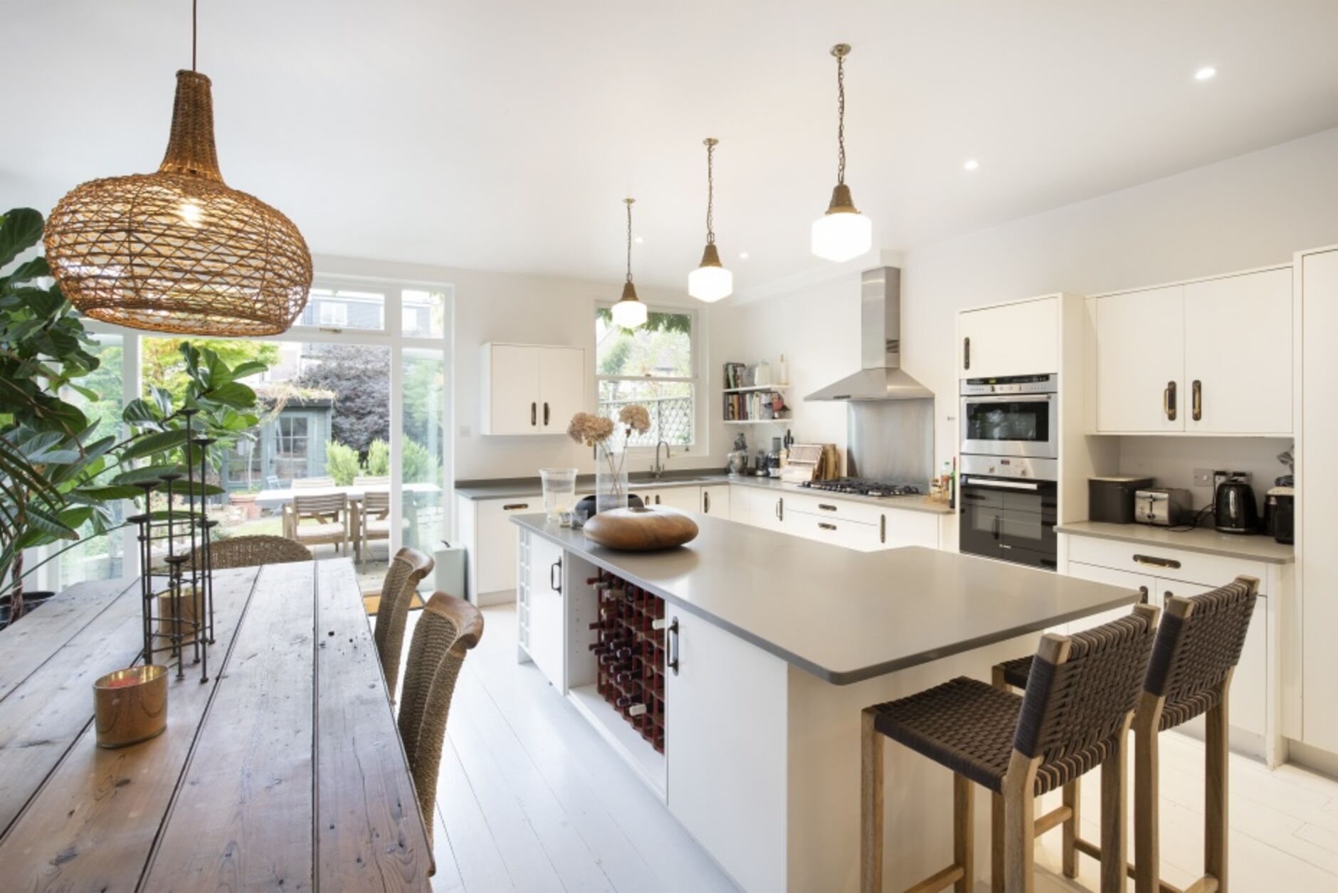 Flat First Avenue in Greater London
