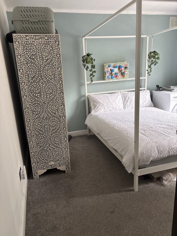 Room Lower Barn Road in Greater London