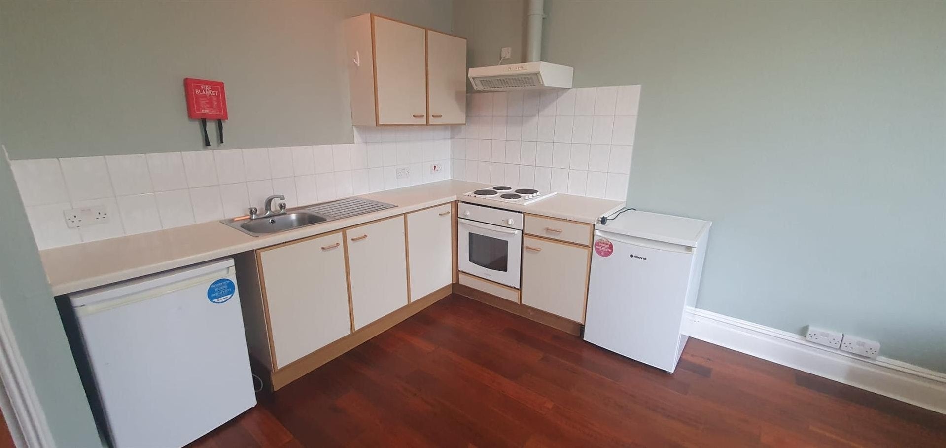 Flat Elmdale Road in Bristol
