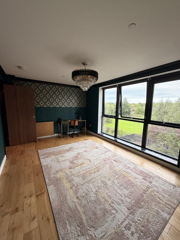 Room London Avenue in Glasgow