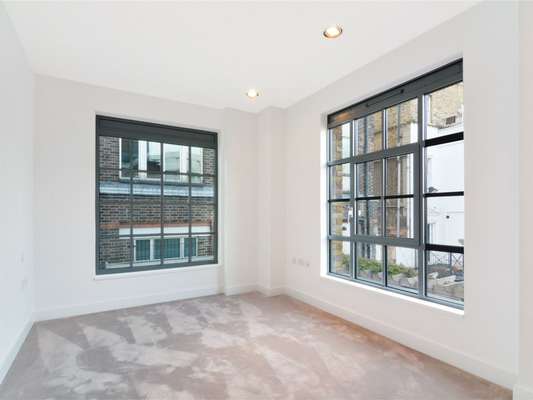 Flat Clapham Common North Side in Greater London